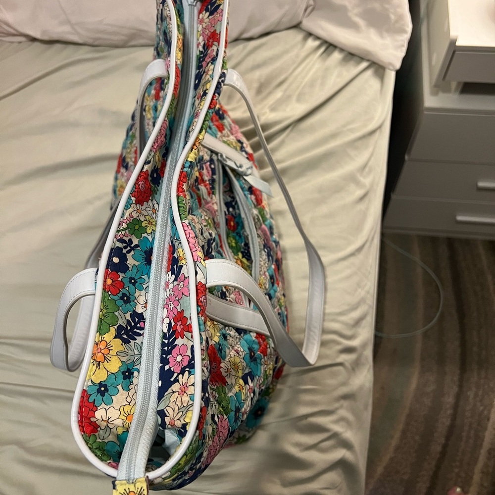 Vera Bradley White Floral Tote Vibrant Design - Picture 3 of 6
